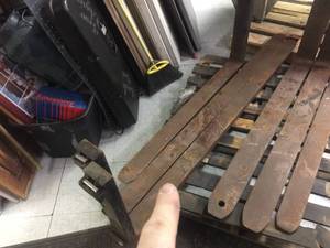 lot 11 image: Pair 72 x 4 Forklift Forks