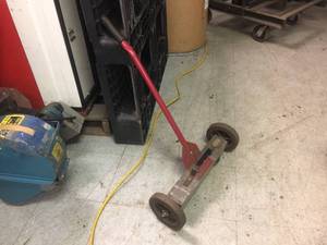 lot 25 image: Tool Shop Hand Roller Ground Magnet