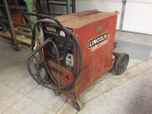 lot 27 image: Lincoln Idealarc SP-150 Welder