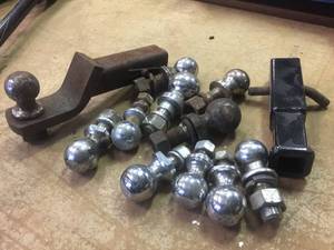 lot 34 image: Group ReceiverBall Hitches
