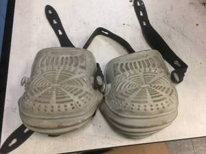 lot 46 image: Pair McGuire - Nicholas Knee Pads - Like New