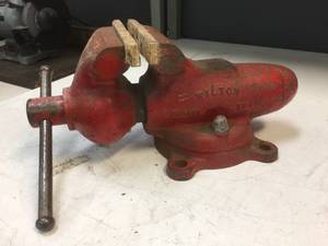 lot 84 image: Classic Wilton Bullet Vise
