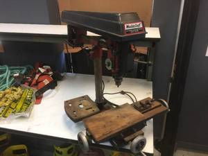 lot 85 image: Master Craft Custom Drill PressMachine Vise