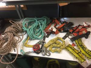 lot 86 image: Contractor - Roofing - Rope Climbing Safety Harnesses - Rope - Lanyard