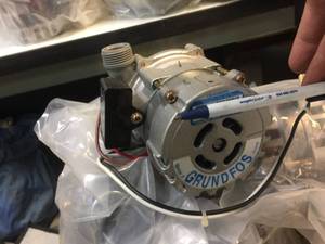 lot 93 image: 12 Grundfos CS-0108DSD Electric Pump