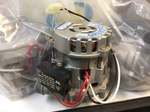 lot 94 image: 13 Grundfos CS-0108DSD Electric Pump