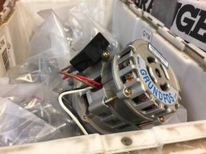 lot 95 image: 14 Grundfos CS-0108DSD Electric Pump