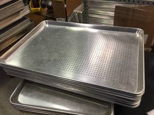 lot 127 image: 10 Aluminum Perforated Bun Pan 26 x 18