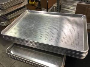 lot 128 image: 10 Aluminum Perforated Bun Pan 26 x 18