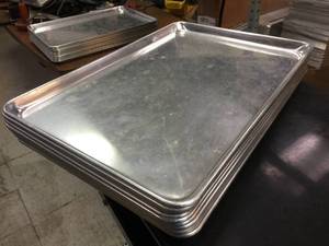 lot 131 image: 10 Aluminum Full Size Bun PanCookie Pan