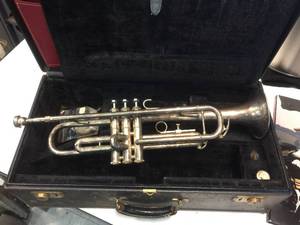 lot 139 image: Vintage Getzen Eterna Severinsen Model Trumpet