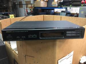 lot 168 image: Onkyo Quartz Synthesized FM StereoAM Tuner