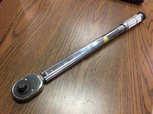 lot 185 image: 12Dr Torque Wrench