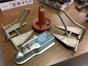 lot 189 image: Trailer Hitch & 3 Anchors