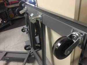 lot 20 image: Rolling Shop - Pallet Cart