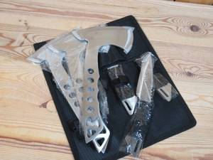lot 35 image: Set of Throwing Knives & Axes