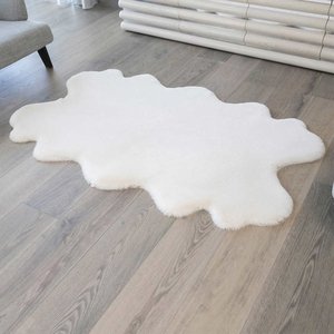 lot 9 image: Mon Chateau Faux Fur Quad Rug  Ivory