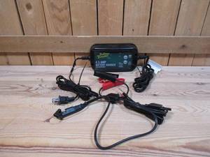 lot 66 image: Battery Tender 4.5 Amp SuperSmart Battery Charger & Maintainer