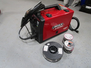 Lincoln 140 Welder wSpools of Wire
