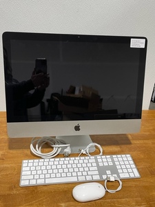 Apple iMac 21.5 Desktop Computer Mid 2011