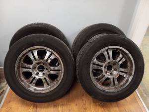 20 TRUCK TIRES 6 BOLT