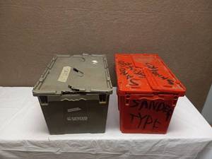 2 ATTACHED LID STORAGE CONTAINERS