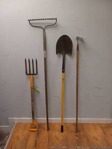 4 ASSORTED GARDENERS TOOLS