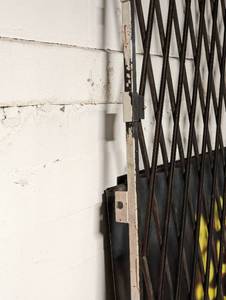 lot 14 image: Accordion Security Gate