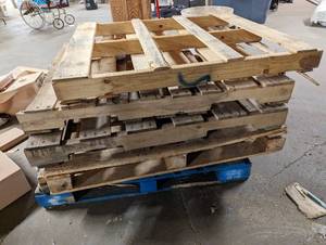 lot 52 image: Six Pallets