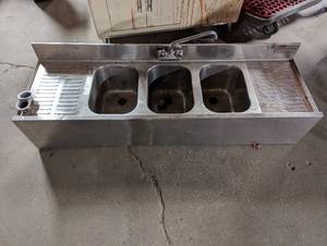 lot 60 image: Stainless Steel Commercial Three-Compartment Sink