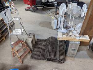 lot 104 image: Anti-Fatigue Shop Mats And More