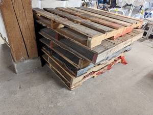 lot 105 image: Six Pallets