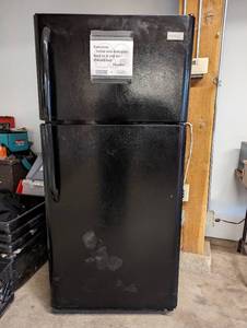 lot 139 image: Frigidaire Refrigerator