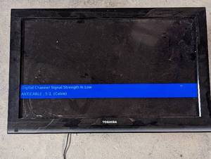lot 149 image: Toshiba Flat Screen 32 TV