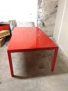 lot 500 image: Red Table