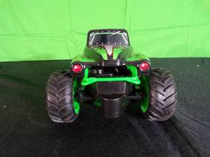 lot 22 image: No Box - Missing Remote Control Monster Jam Official Grave Digger Truck