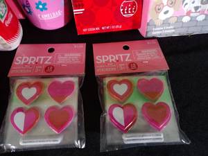 lot 301 image: Brand New Assortment of Valentines Day Items