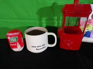 lot 304 image: Brand New Starbucks Hot Cocoa Lot Plus Extras