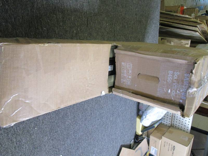 Samsung 33 2.1-Channel 300-Watt Bl...
