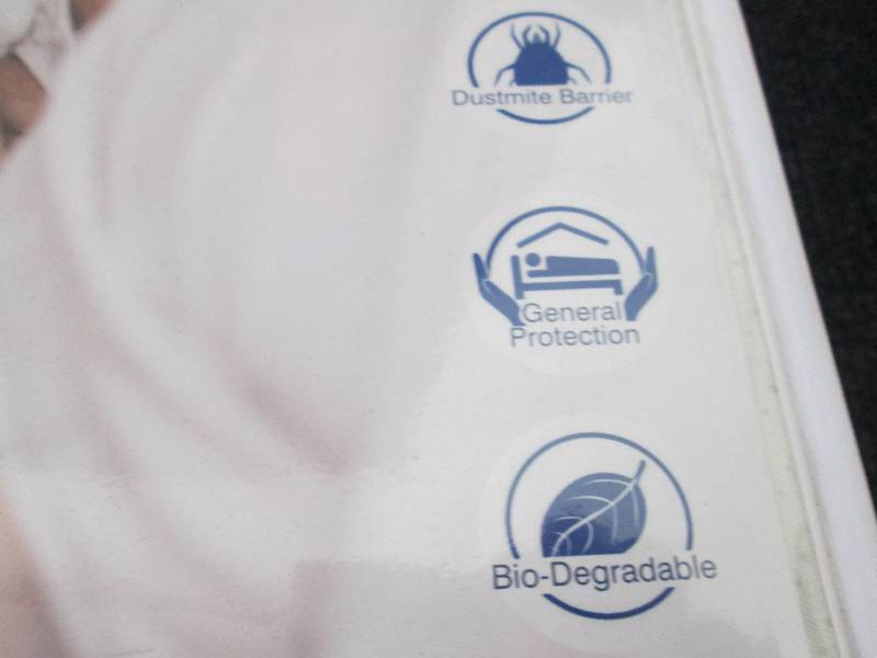 Cal King Waterproof Mattress Protec...