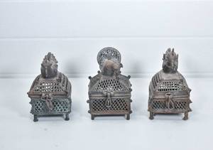 lot 29 image: 3 Indian Chicken Form Incense Cages