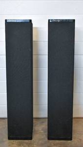 lot 98 image: Pair of Mirage M490is Speakers