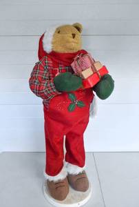 lot 104 image: Christmas Mouse Decoration