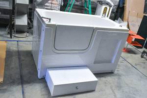 lot 102 image: Large White Dog Bath