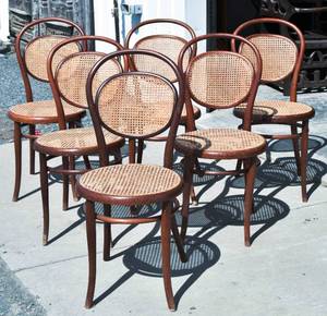 lot 5 image: 6 Thonet Wood Chairs