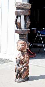 lot 129 image: Vintage Carved African Carved Wood Drum