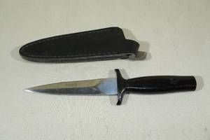 lot 58 image: Raider 9 Boot or Belt Dagger
