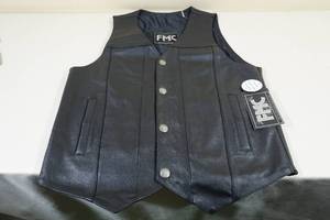 lot 139 image: FMC Gun Runner Black Leather Conceal and Carry Vest - Mens Large
