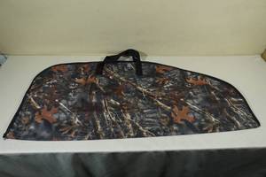 lot 147 image: Gander Mountain Soft Compound Bow Case