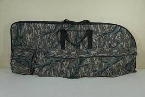 lot 148 image: Kolpin Padded Soft Compound Bow Case
